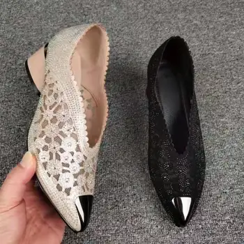 Pantofi pentru femei 2022 moda hollow design dantelă la mijlocul toc toc gros sequin a subliniat toe pantofi